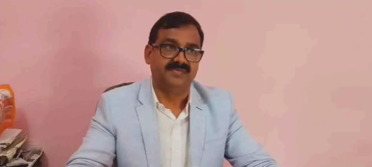 Chandauli News: चंदौली में यूपी बोर्ड 2026 की परीक्षा शुरू, कड़ी सुरक्षा और नकलरोधी इंतजामों के बीच शांतिपूर्ण आयोजन