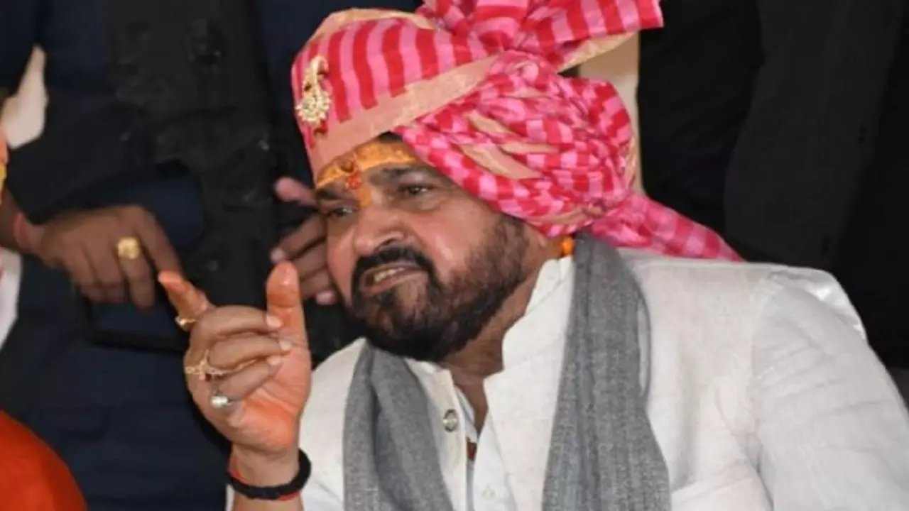 Brijbhushan Sharan Singh: ‘मेरे हाथों एक खून हुआ, पर पछतावा नहीं…’ बृजभूषण शरण सिंह के बयान से फिर गरमाई सियासत