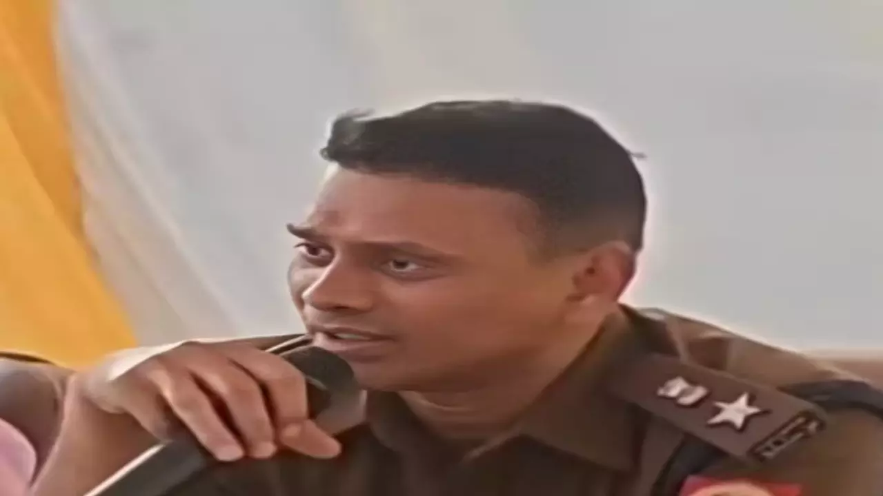 हिंदू-मुसलमान नहीं देखती होली: गोंडा ASP राधेश्याम राय की दो टूक हिदायत, बयान का वीडियो वायरल