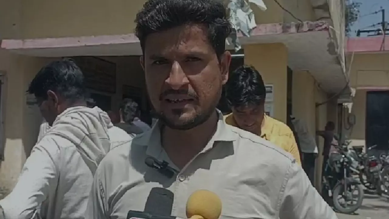 Pilibhit News: पीलीभीत में स्मार्ट मीटर बना परेशानी का कारण, बिल जमा करने के बावजूद कट रही बिजली सप्लाई