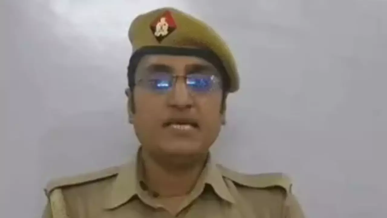 Lucknow News: लखनऊ पुलिस महकमे में मचा हड़कंप, सिपाही ने IPS अधिकारियों पर लगाए वसूली के गंभीर आरोप