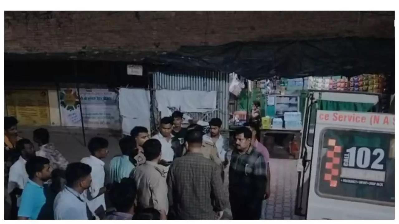 Banda News: बांदा में घरेलू विवाद के बाद दंपति ने यमुना में लगाई छलांग, पत्नी की मौत, पति की हालत गंभीर Banda News: बांदा में घरेलू विवाद के बाद दंपति ने यमुना में लगाई छलांग, पत्नी की मौत, पति की हालत गंभीर