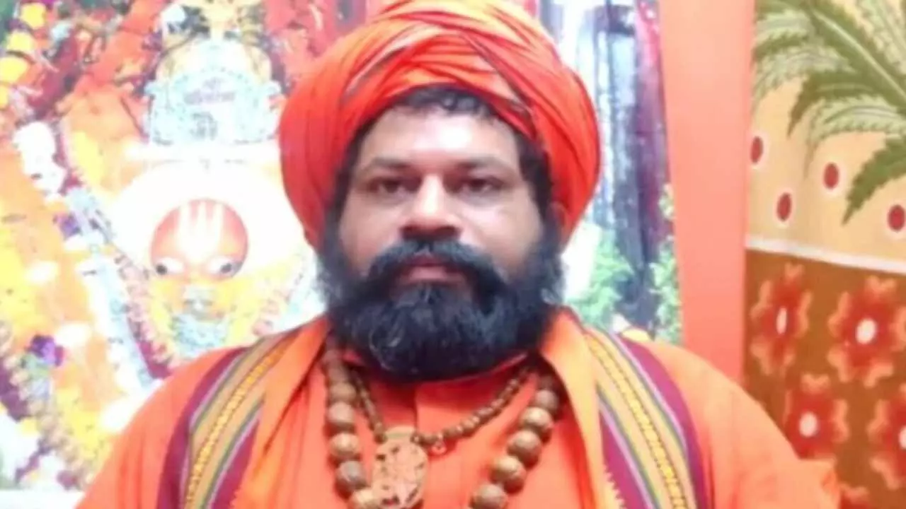 Ram Mandir Donation Theft: स्वामी प्रसाद मौर्य की टिप्पणी पर महंत राजू दास का पलटवार, बोले- ‘दम है तो इस्लाम पर भी बोलकर दिखाएं’ Ram Mandir Donation Theft: स्वामी प्रसाद मौर्य की टिप्पणी पर महंत राजू दास का पलटवार, बोले- ‘दम है तो इस्लाम पर भी बोलकर दिखाएं’