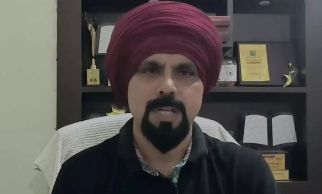हापुड़ में भाकियू लोकहित के राष्ट्रीय प्रवक्ता हरीश हूण हाउस अरेस्ट, दलित छात्रा हत्याकांड के पीड़ित परिवार से मिलने जा रहे थे मेरठ हापुड़ में भाकियू लोकहित के राष्ट्रीय प्रवक्ता हरीश हूण हाउस अरेस्ट, दलित छात्रा हत्याकांड के पीड़ित परिवार से मिलने जा रहे थे मेरठ